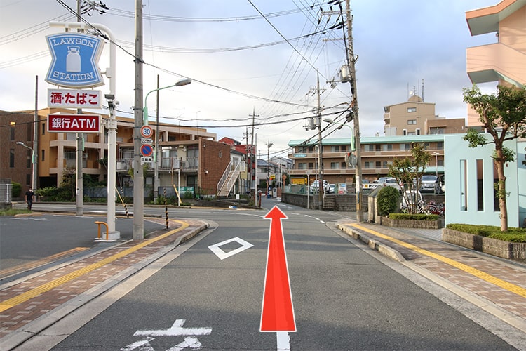 ⑤直進してください。約500m道なりになります